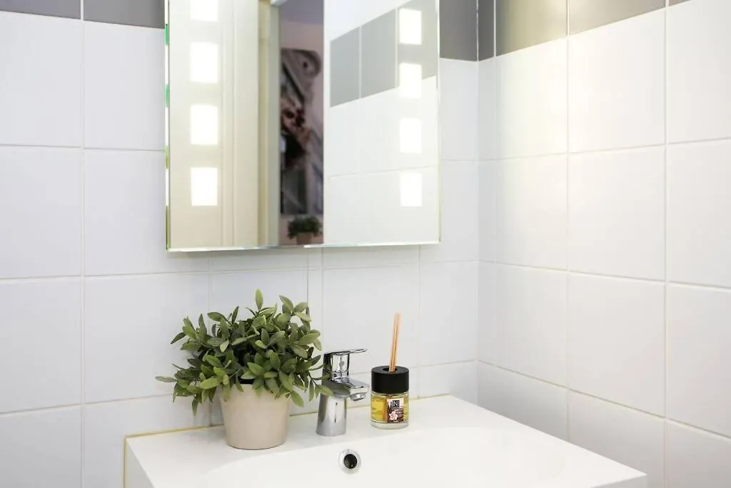 Holiday home 404 - Petit Bijou Dans Immeuble Hotelier Paris 5 - Flat-Guest