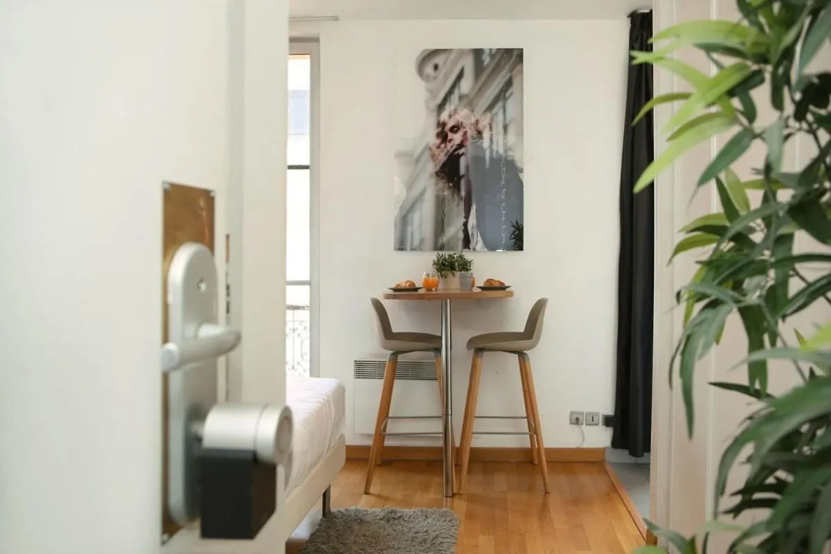 404 - Petit Bijou Dans Immeuble Hotelier Paris 5 - Flat-Guest 0*,  Frankrijk